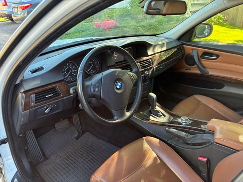 Used 2010 BMW 328i xDrive Sedan AWD/4WD image 10