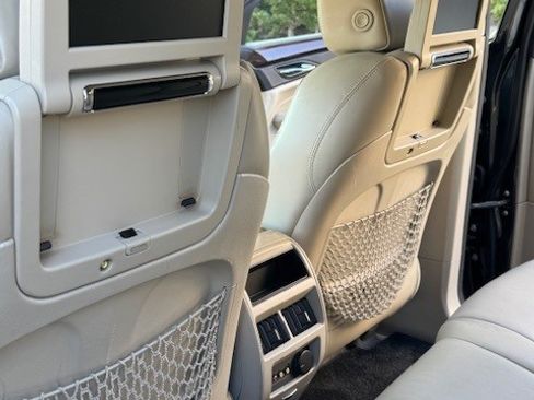 Used 2010 Cadillac SRX Luxury image 13