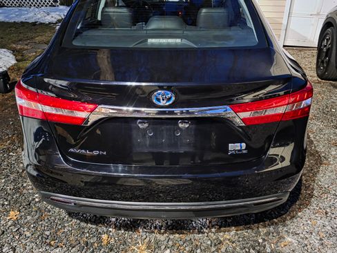 Used 2013 Toyota Avalon XLE Premium image 2