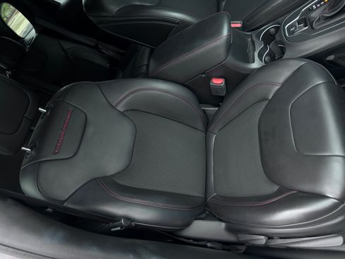 Used 2019 Jeep Cherokee Trailhawk w/ Comfort/Convenience Group image 13