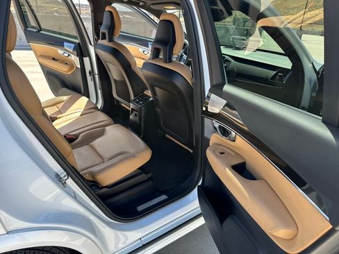 Used 2018 Volvo XC90 T8 Momentum w/ Convenience Package AWD/4WD image 20