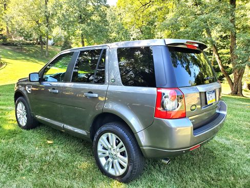 Used 2009 Land Rover LR2 HSE image 9