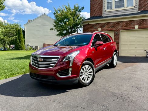 Used 2018 Cadillac XT5 FWD image 1