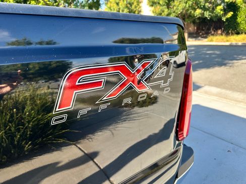 Used 2014 Ford F250 XLT w/ XLT Premium Package AWD/4WD image 10