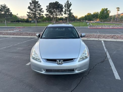 Used 2005 Honda Accord LX image 2