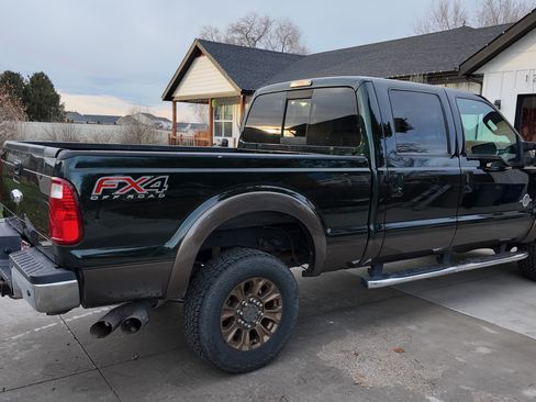 Used 2016 Ford F250 Lariat w/ Lariat Interior Package image 8