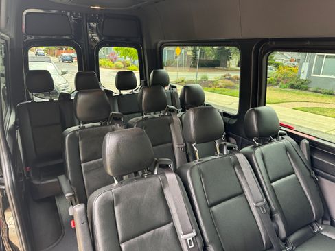 Used 2024 Mercedes-Benz Sprinter 2500 image 9