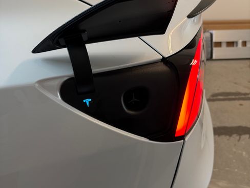 Used 2020 Tesla Model 3 Performance AWD/4WD image 26
