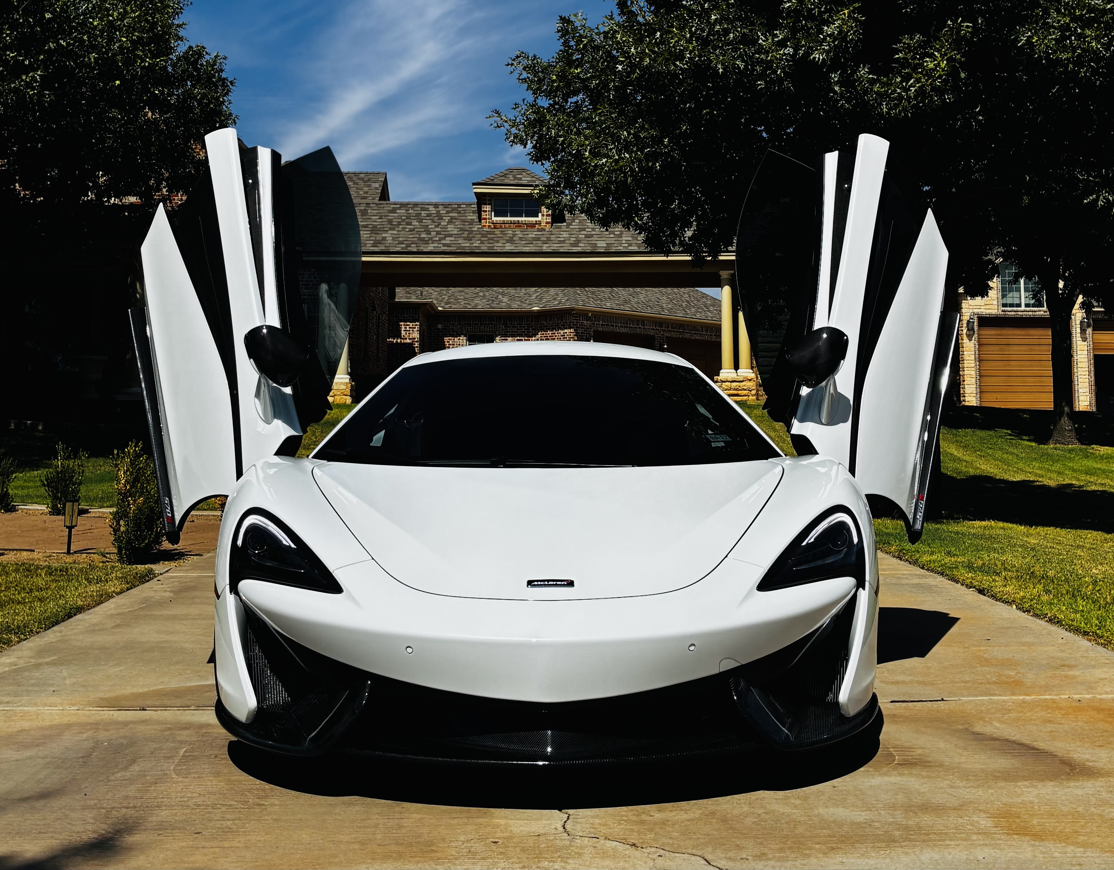 Used 2016 McLaren 570S Coupe RWD image 1