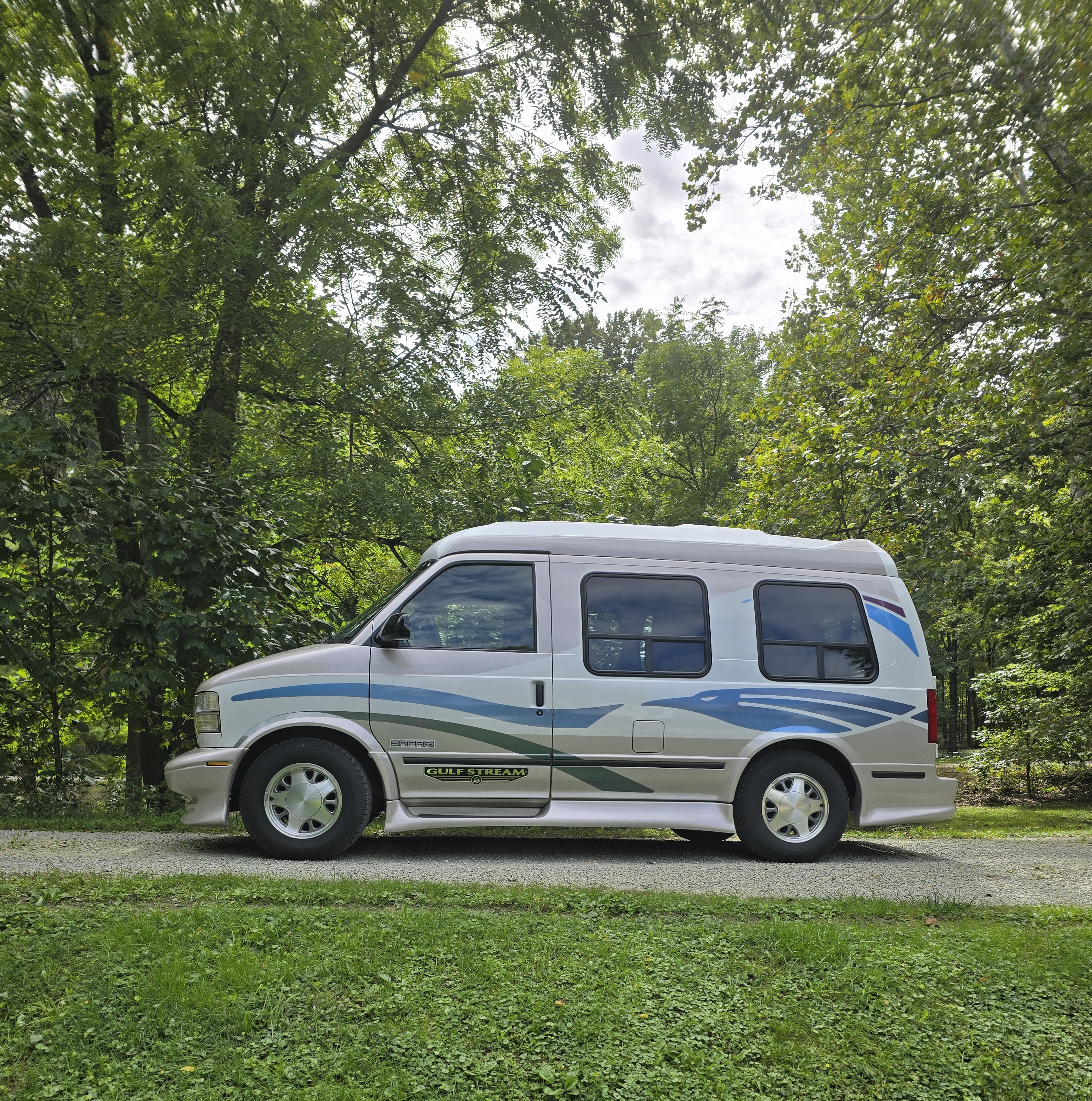 Used 1999 GMC Safari Passenger RWD image 1