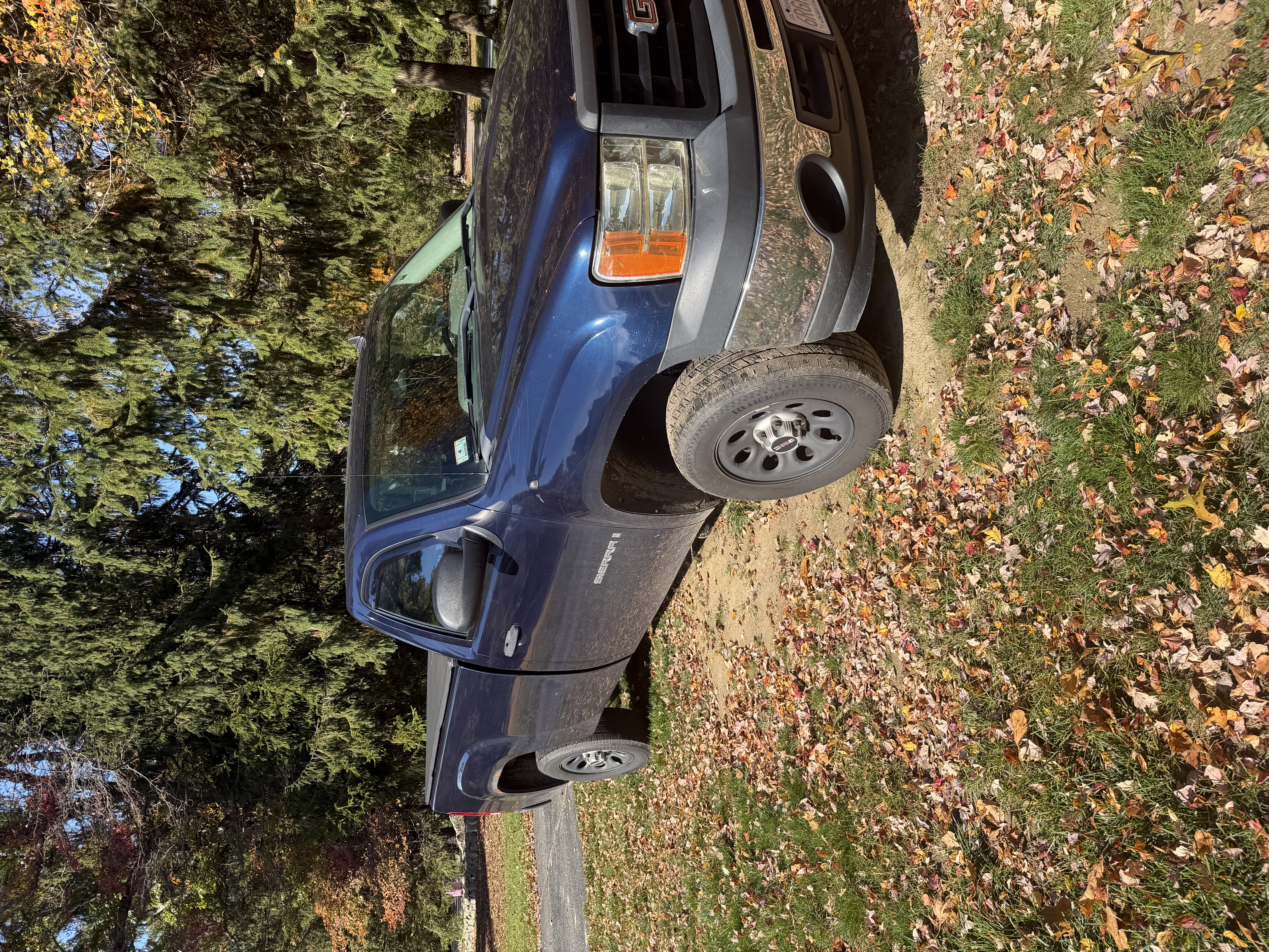 Used 2009 GMC Sierra 1500 W/T RWD image 2