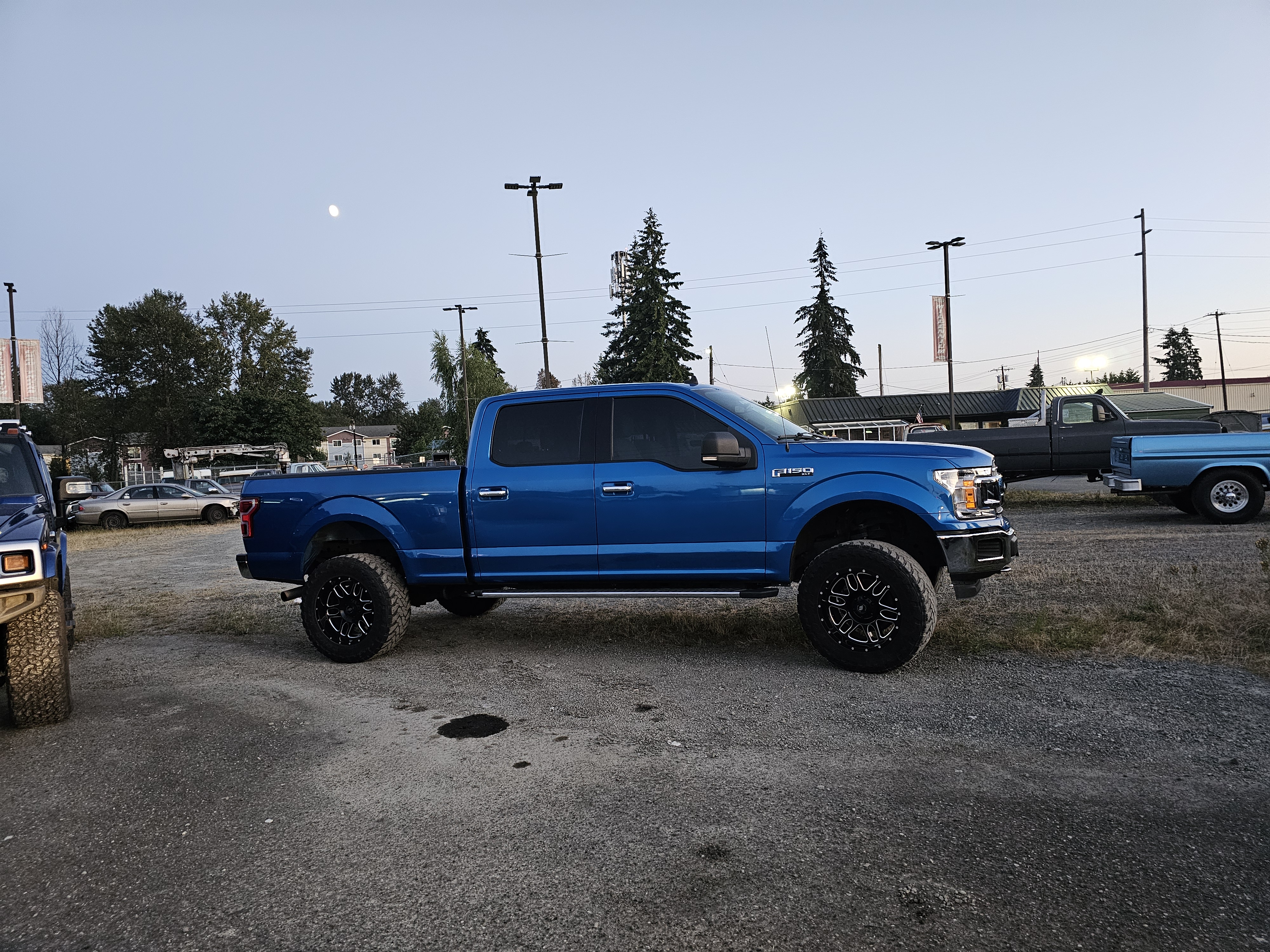 Used 2019 Ford F150 XLT w/ Equipment Group 302A Luxury AWD/4WD image 11