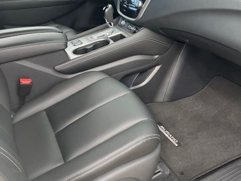 Used 2023 Nissan Murano SV w/ SV Midnight Edition Package image 10