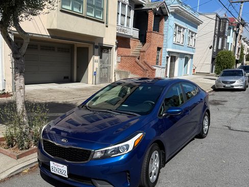 Used 2017 Kia Forte LX FWD image 2