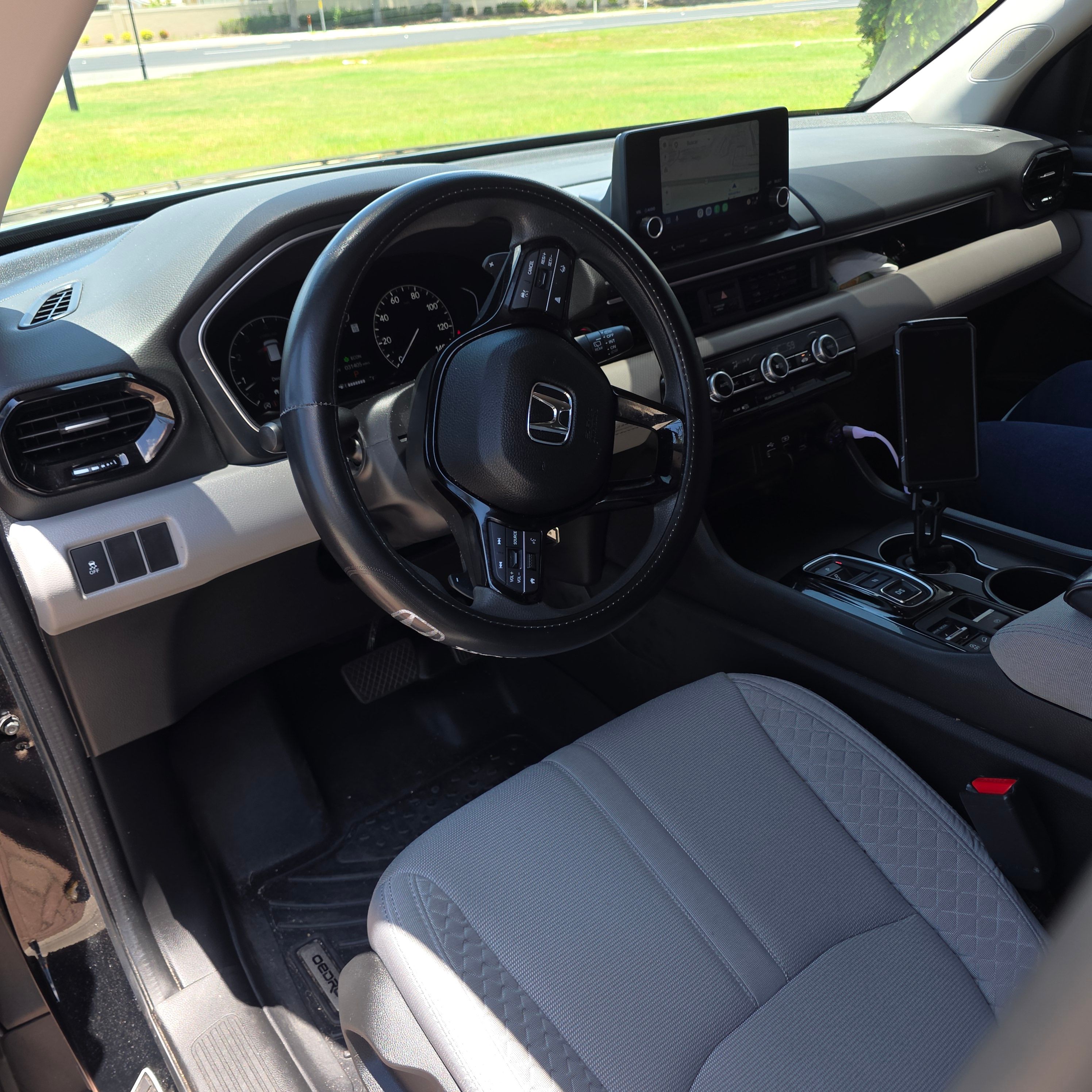 Used 2023 Honda Pilot LX image 4