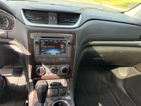 Used 2016 Chevrolet Traverse LT AWD/4WD image 12