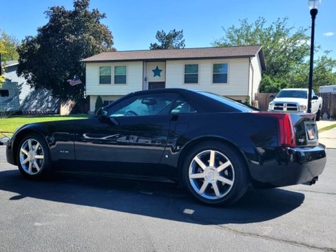 Used 2006 Cadillac XLR image 2