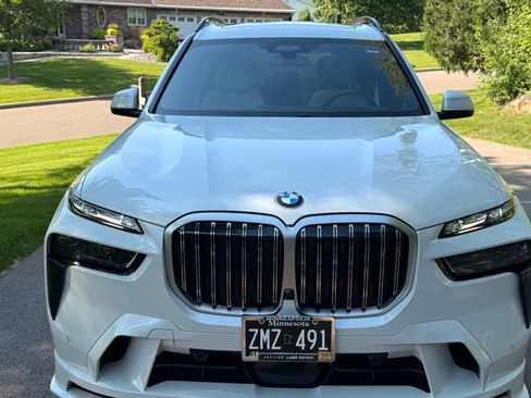 Used 2025 BMW ALPINA XB7 AWD/4WD image 28