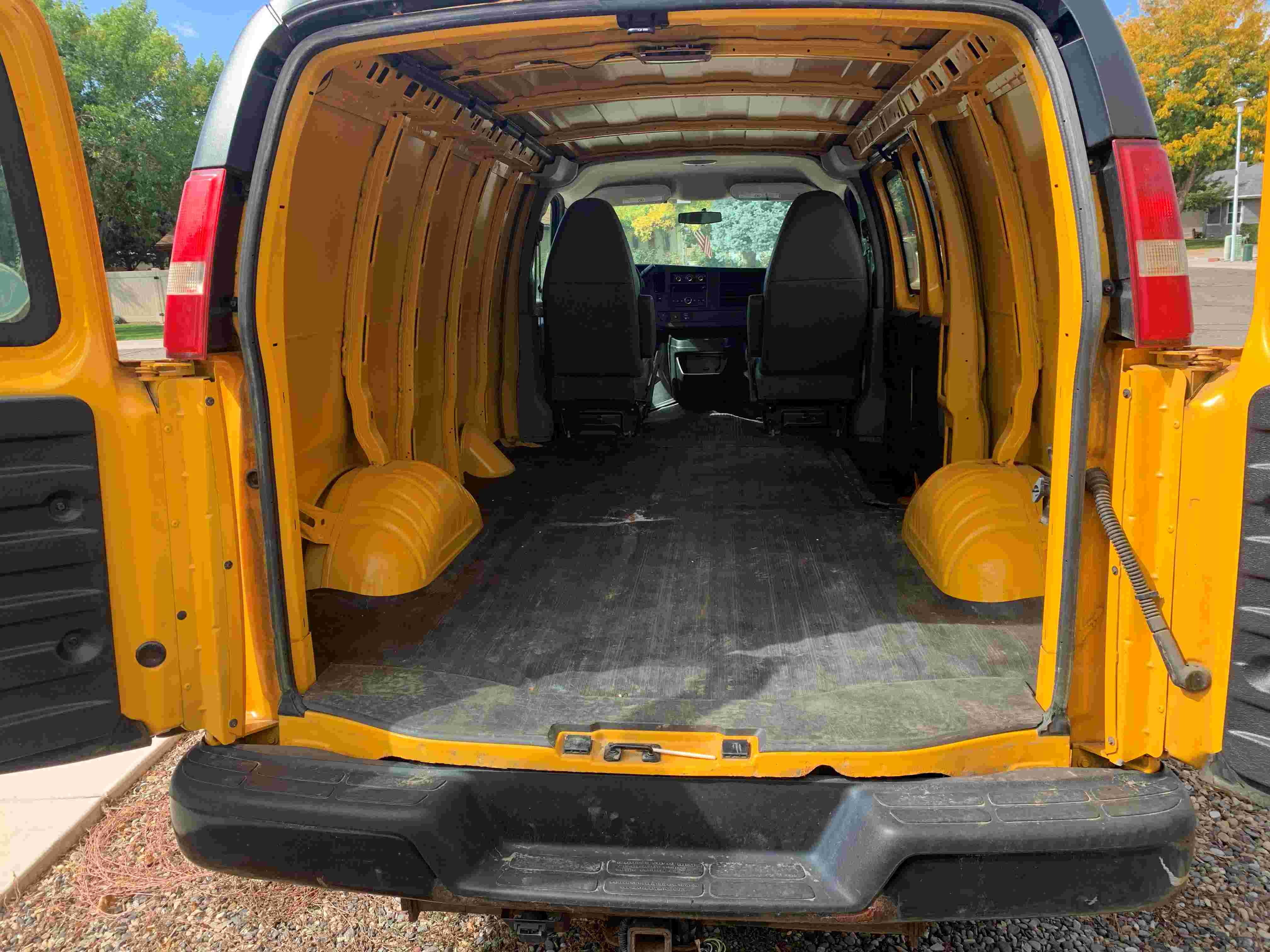 Used 2013 Chevrolet Express 2500 RWD image 6