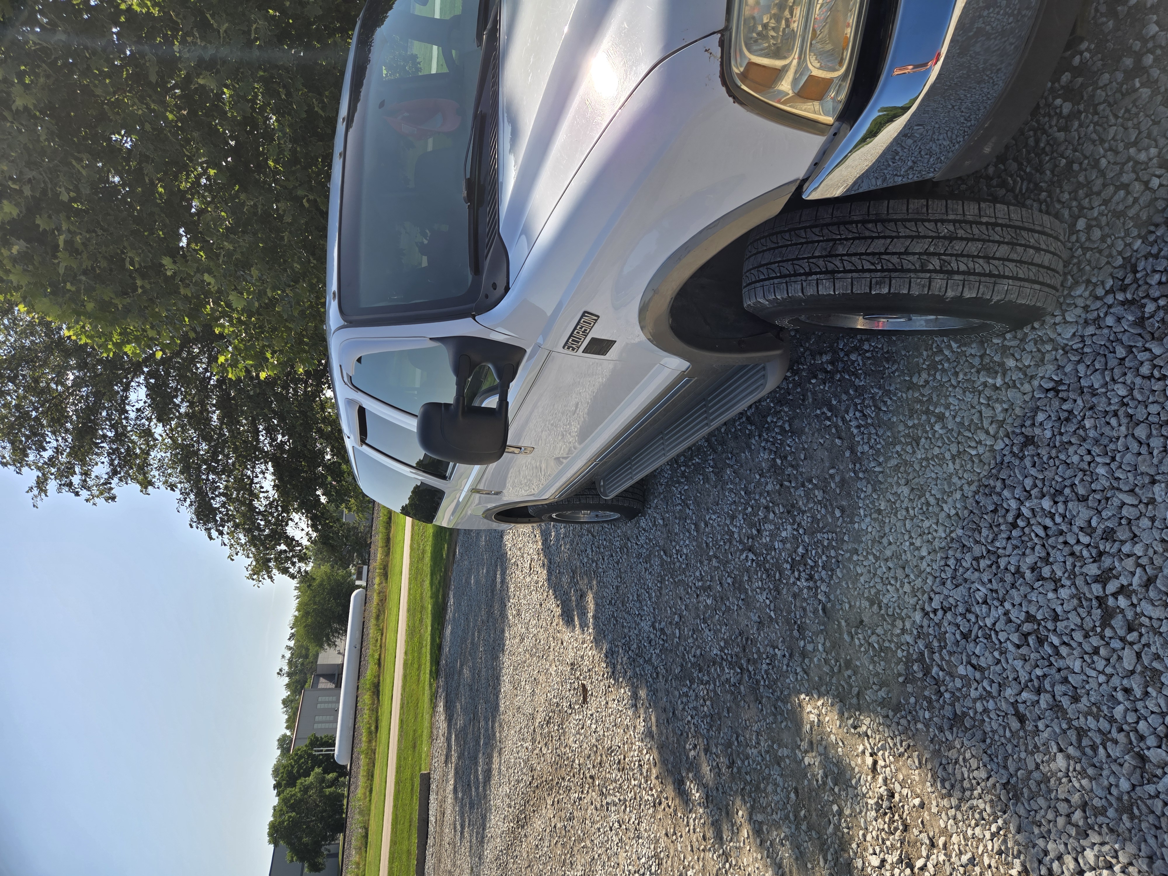 Used 2002 Ford Excursion Limited AWD/4WD image 2