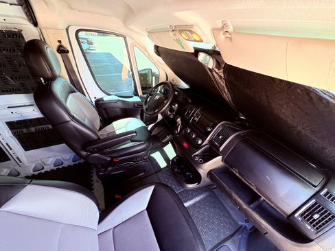 Used 2021 RAM ProMaster 2500 image 12