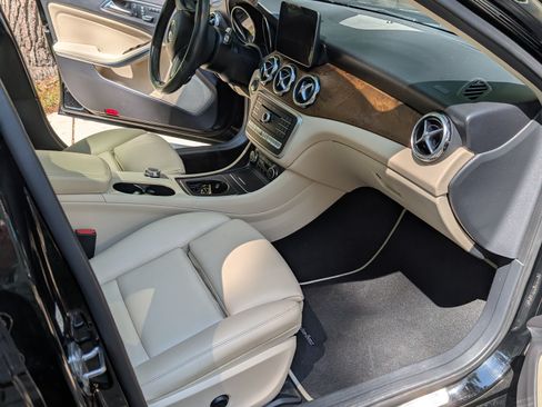 Used 2019 Mercedes-Benz GLA 250 4MATIC image 9