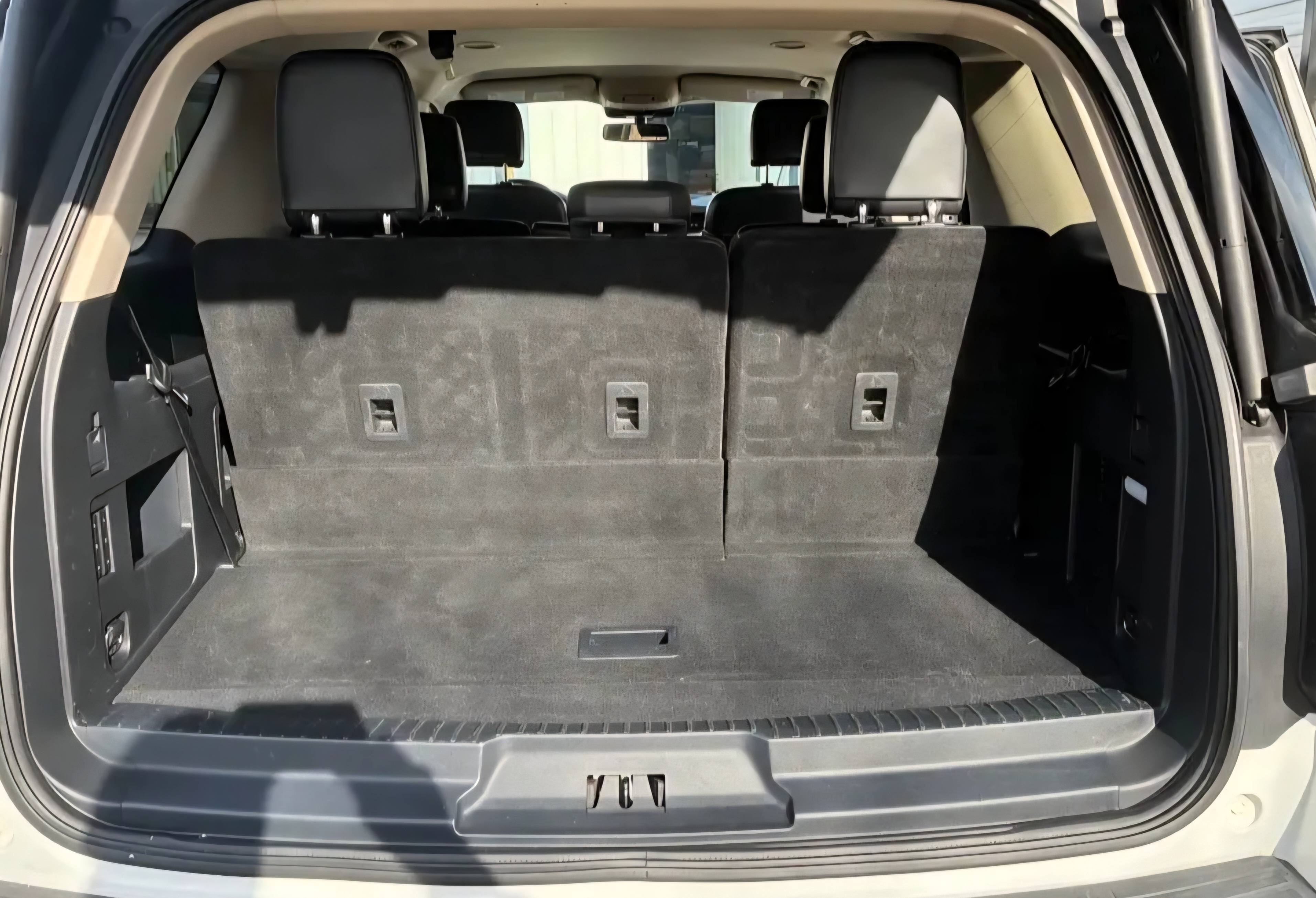 Used 2022 Ford Expedition XLT RWD image 3