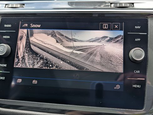 Used 2019 Volkswagen Tiguan SEL Premium w/ 3rd Row Seat Package AWD/4WD image 16