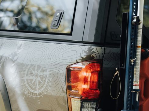 Used 2021 Toyota Tacoma TRD Off-Road w/ Technology Package image 8