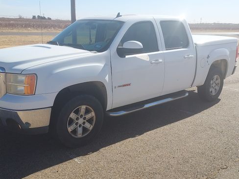 Used 2007 GMC Sierra 1500 SLT w/ Max Trailering Pack image 1