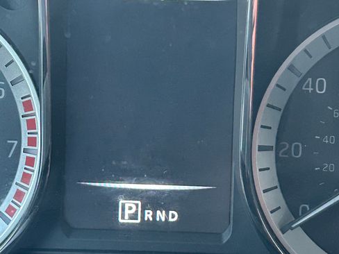 Used 2017 Nissan Titan SV image 6