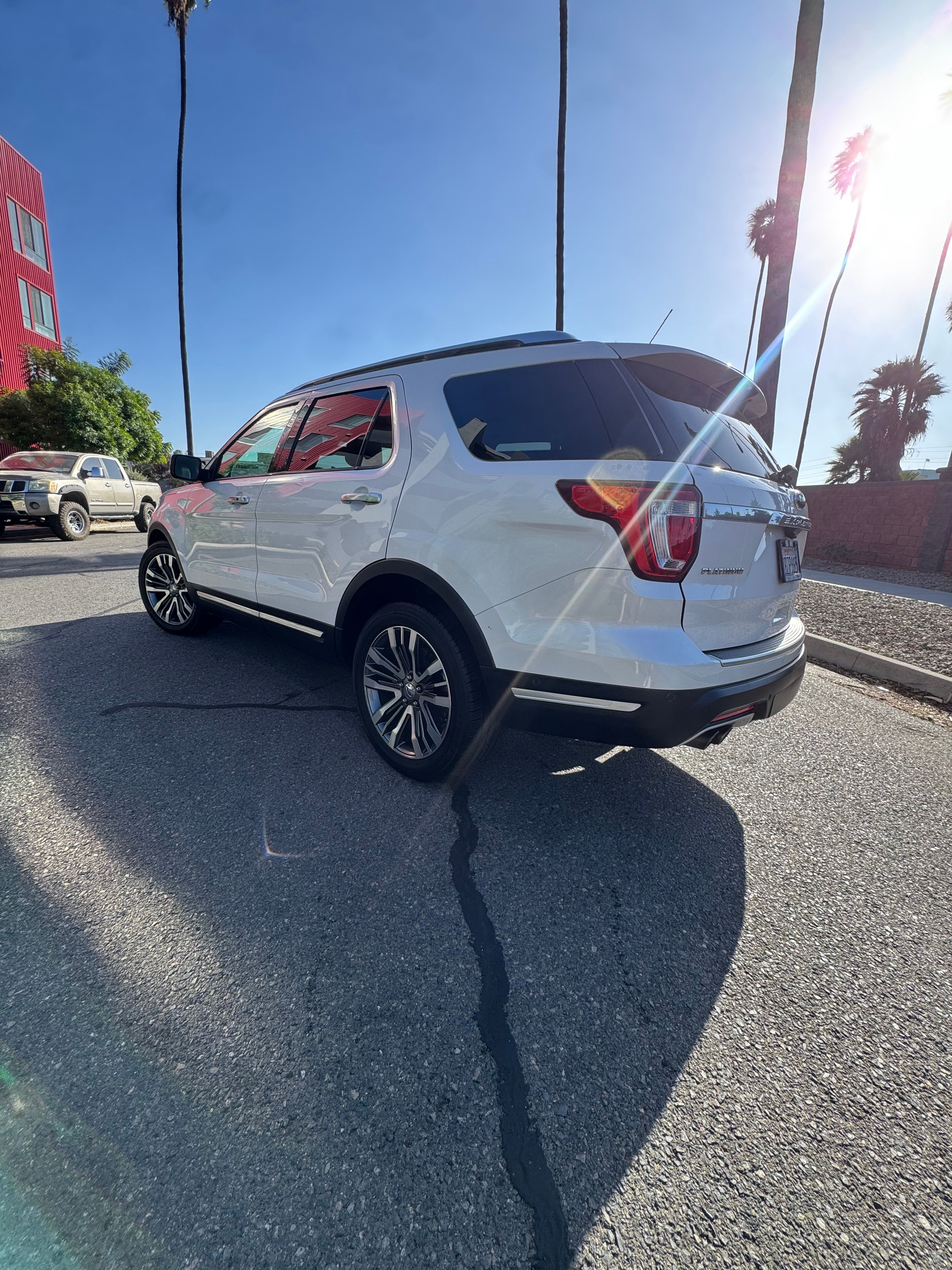 Used 2018 Ford Explorer Platinum AWD/4WD image 9