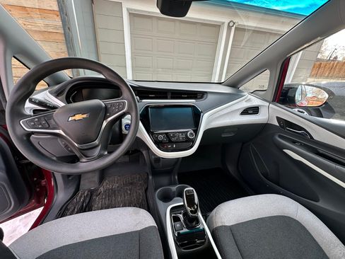 Used 2018 Chevrolet Bolt LT image 4