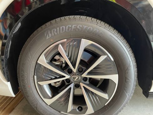 Used 2025 Lexus RZ 300e FWD image 12