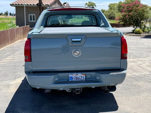 Used 2003 Cadillac Escalade EXT w/ Marketing Vehicle Package AWD/4WD image 4