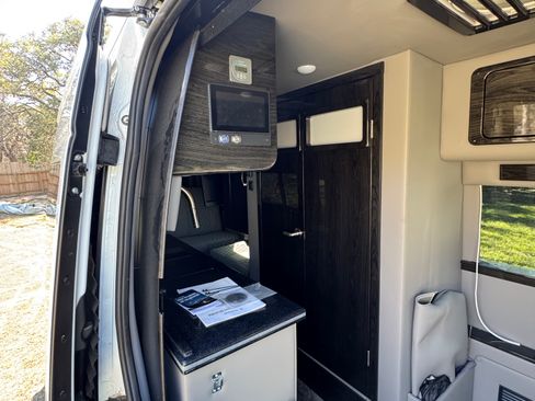 Used 2023 Mercedes-Benz Sprinter 3500 image 21