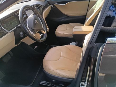 Used 2013 Tesla Model S image 2