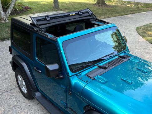 Used 2020 Jeep Wrangler Sport AWD/4WD image 5