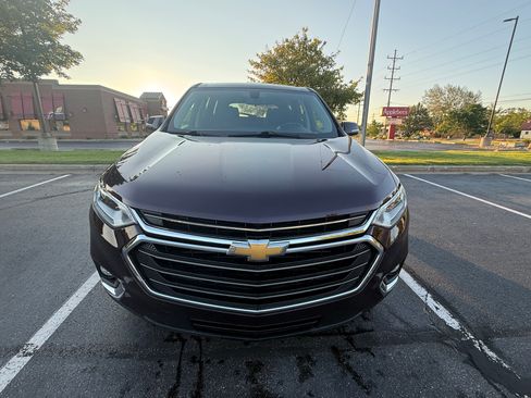 Used 2019 Chevrolet Traverse LT AWD/4WD image 2