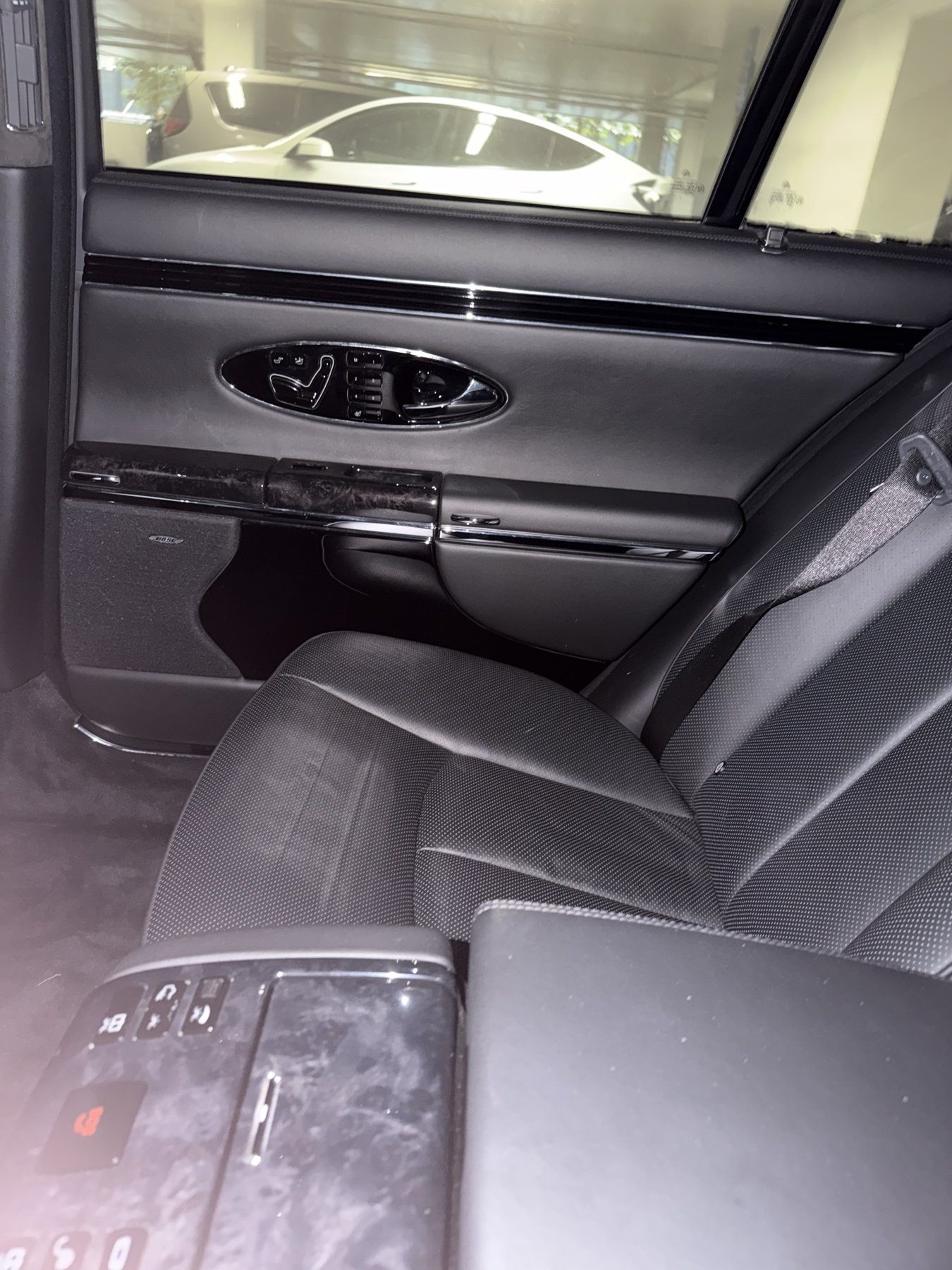 Used 2006 Maybach 57 S RWD image 6