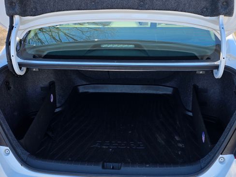 Used 2021 Honda Accord Touring image 6