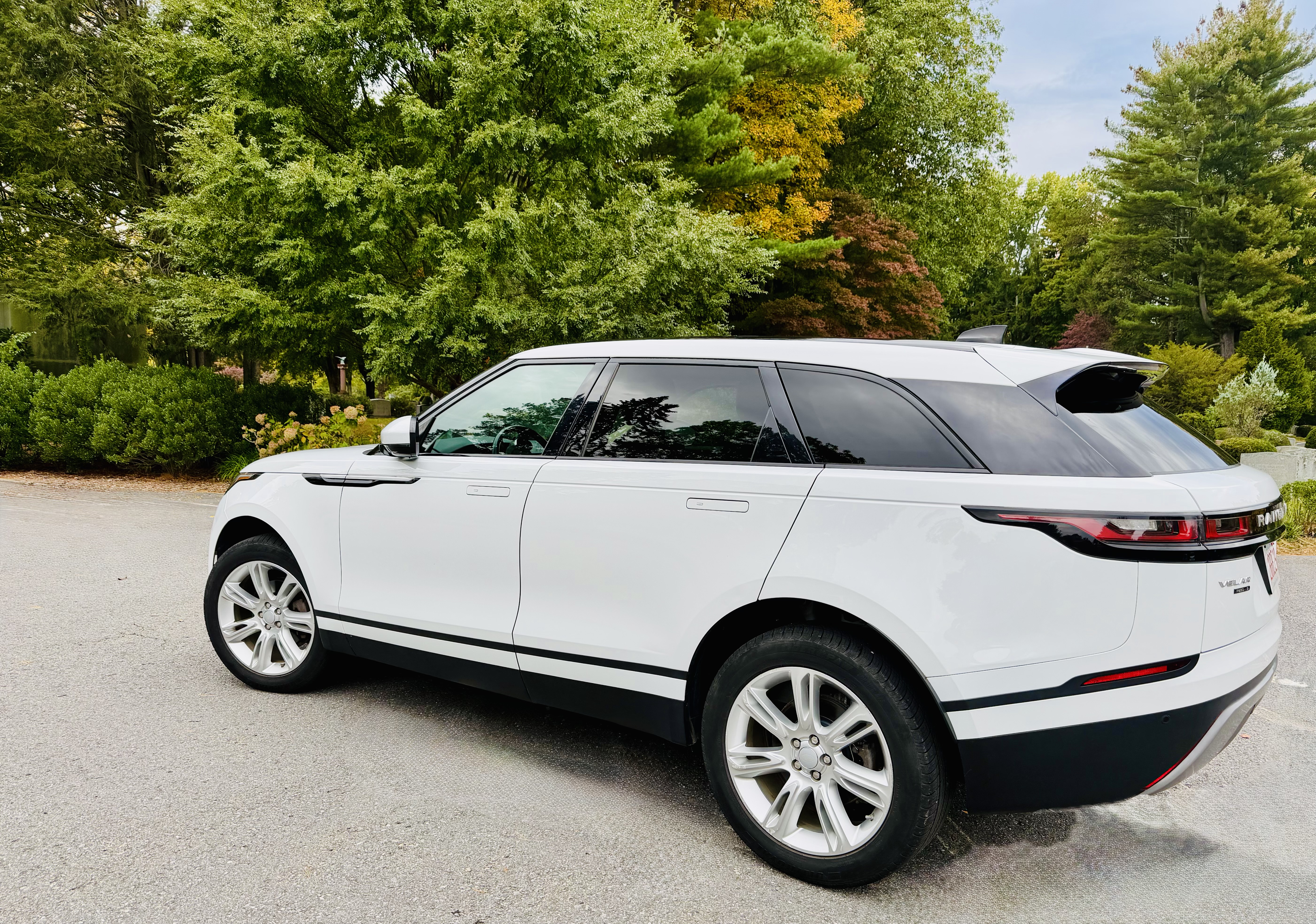 Used 2020 Land Rover Range Rover Velar S AWD/4WD image 4