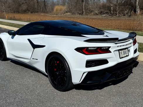 Used 2024 Chevrolet Corvette Z06 image 8