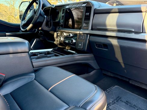 Used 2024 Ford F350 Platinum image 11