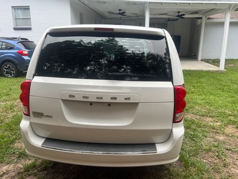 Used 2014 Dodge Grand Caravan American Value Package FWD image 5