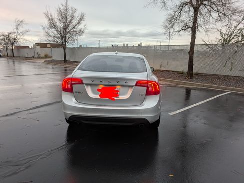 Used 2012 Volvo S60 T5 image 8