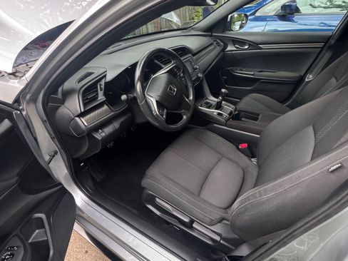Used 2018 Honda Civic Sport image 11