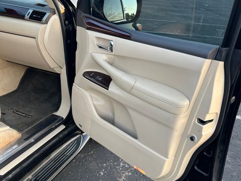 Used 2013 Lexus LX 570 4WD w/ Luxury Pkg image 24