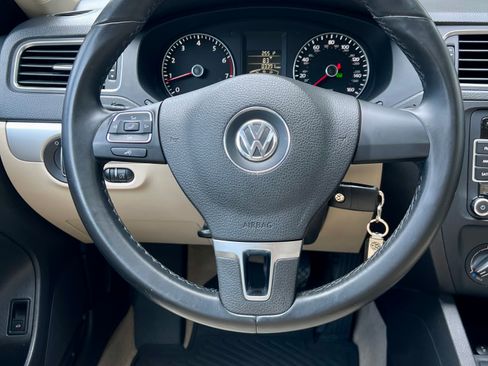 Used 2013 Volkswagen Jetta SE image 8