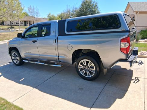 Used 2015 Toyota Tundra SR5 image 6